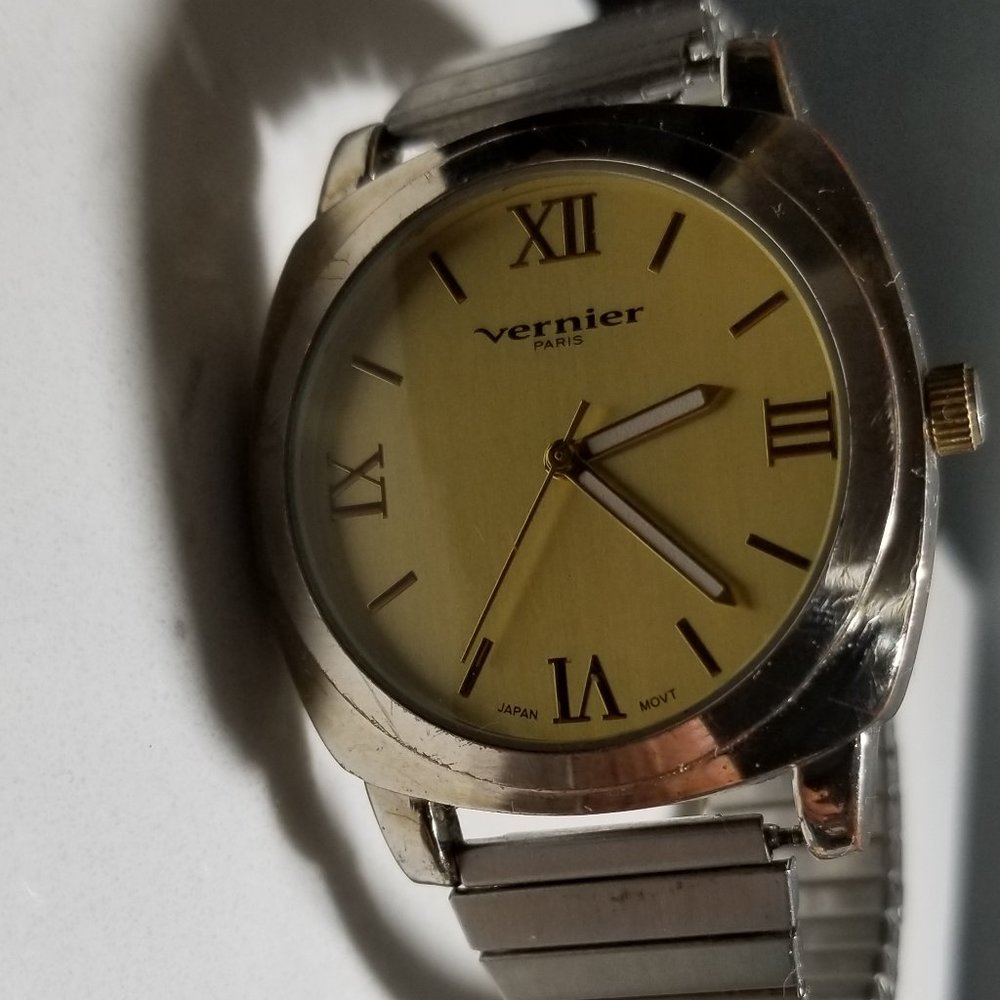 VERNIER For Men Watch Quartz Movement Silver Tone Working Excellent Condition